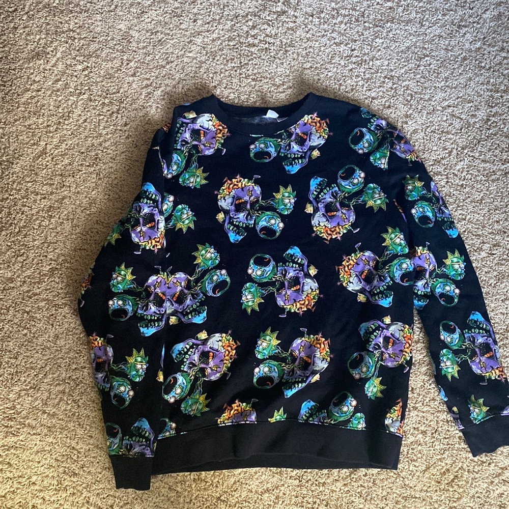 H&M sweatshirt, Cartoon Network logo